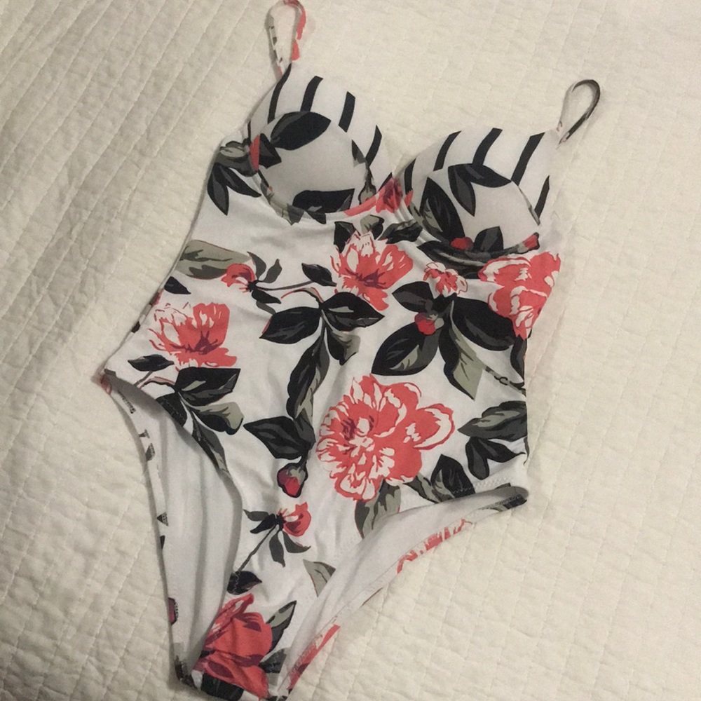 Cupshe floral/stripe one piece